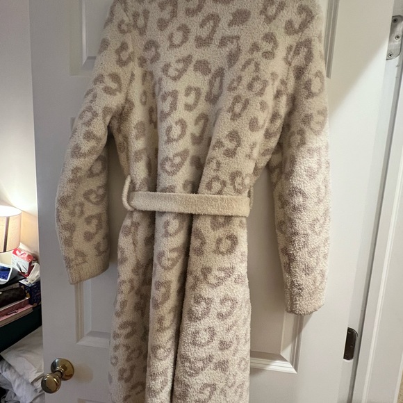 Leopard Print Fleece Robe - Picture 5 of 5